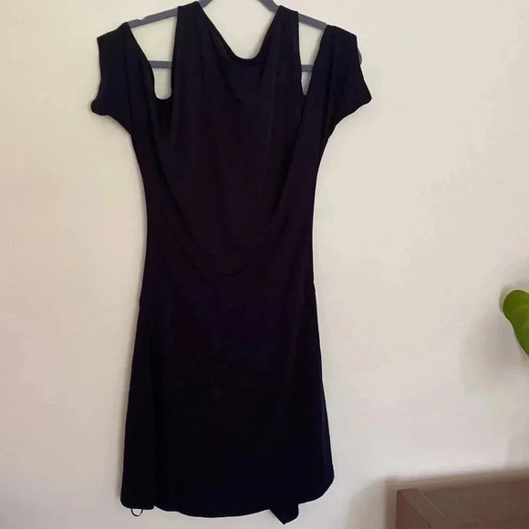 JAY Godfrey sz 2 black midi dress with cut out shoulders gorgeous! - Picture 6 of 8